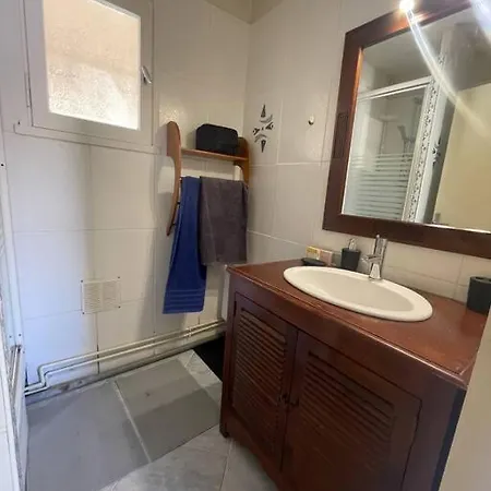 T2 Cap D'agde Bord Roquille אגדה